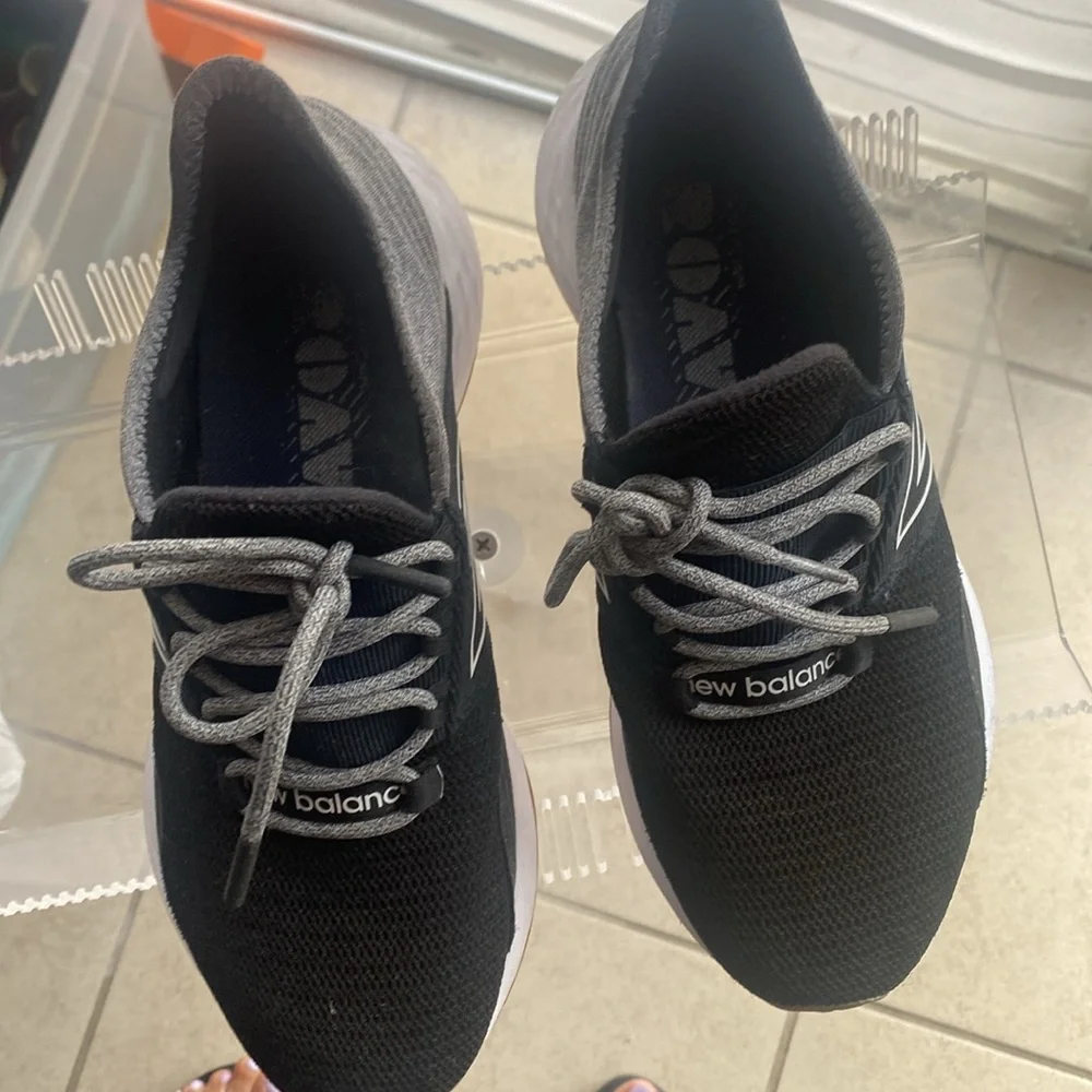 New Balance sneakers - Picture 4 of 11